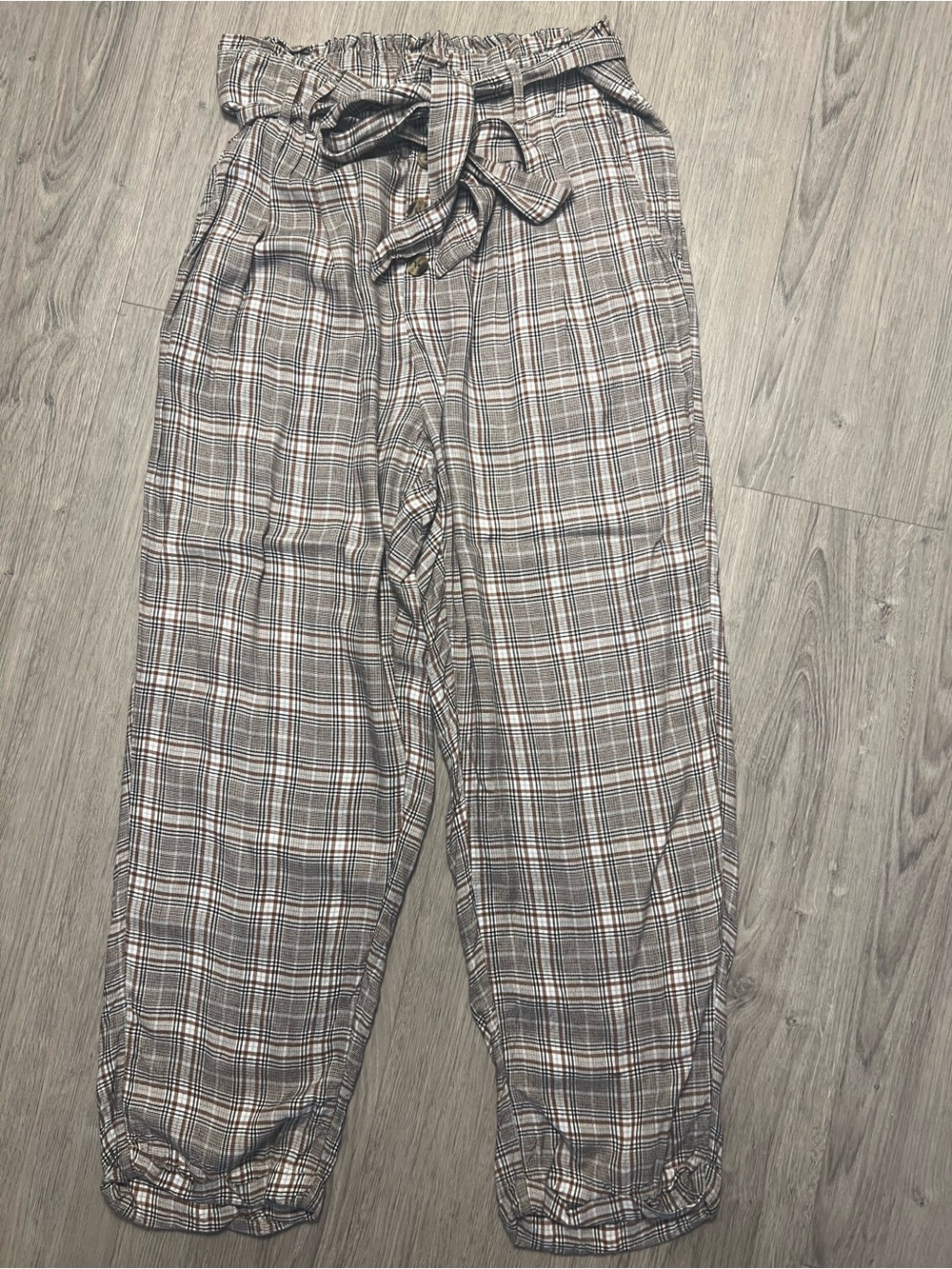 American Eagle Plaid Paperbag Waist Trousers in Brown and Cream